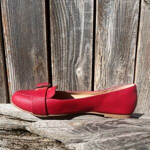 Kenneth Cole Reaction red gold flash buckle flat loafer size 7.5